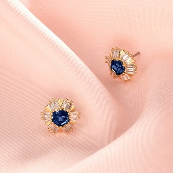 :: Stella & Dot Heirloom Studs - Picture 5 of 5